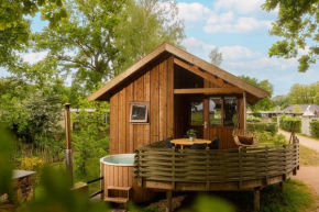 Regge Cottage with hot tub 4 people